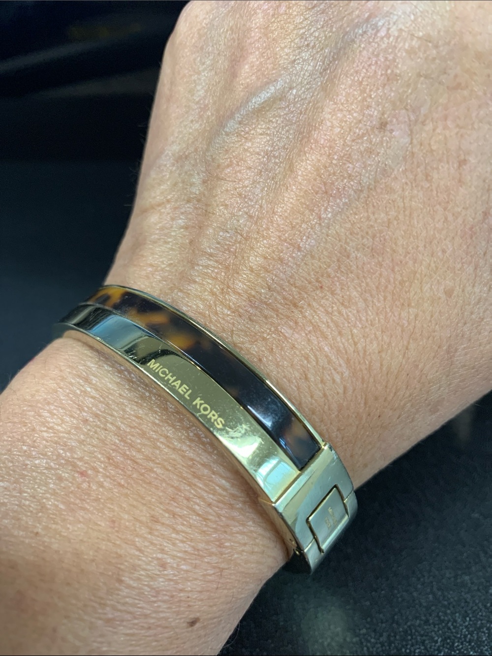 Michael Kors Gold-Tone Bracelet with Tortoiseshell Inlay